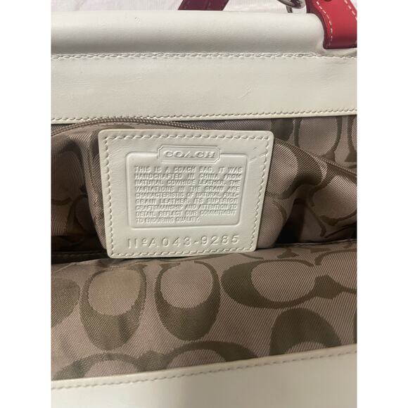 Coach Limited Edition Red and White Leather Turnlock Satchel style 9285 - Picture 9 of 12